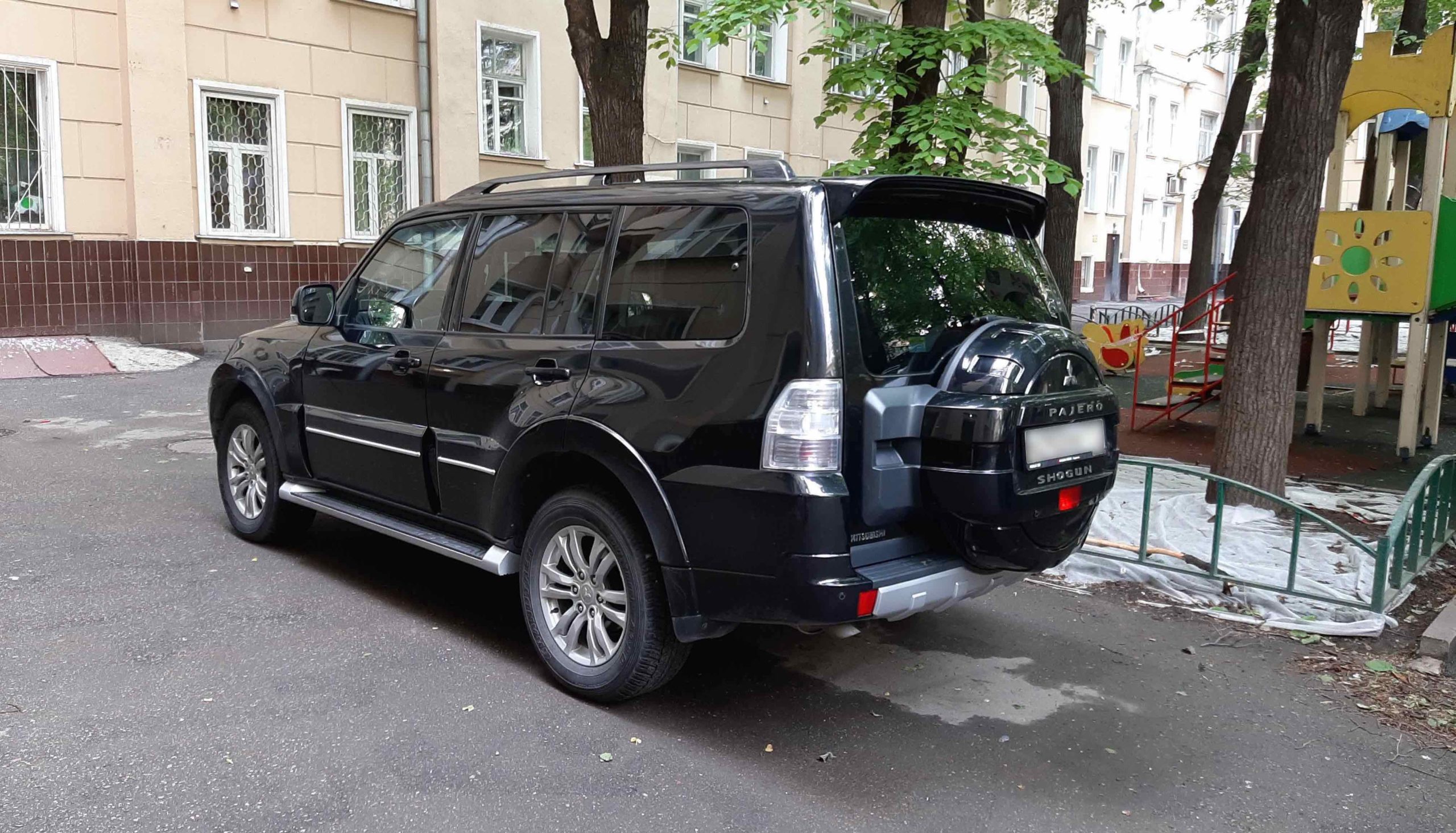 MITSUBISHI PAJERO 2014