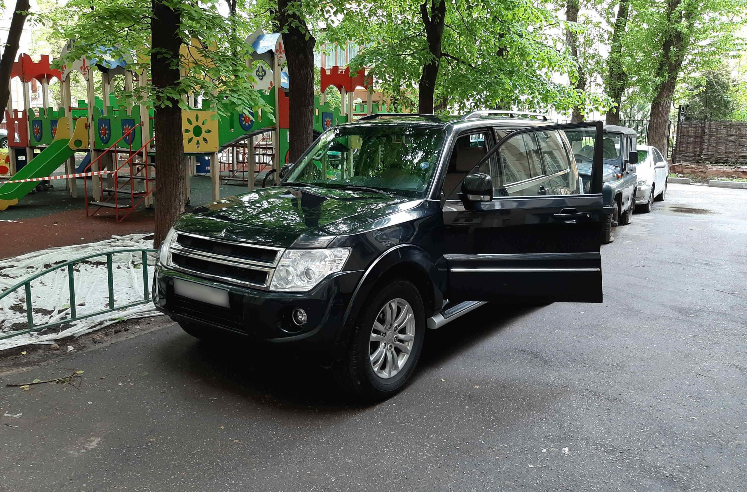 MITSUBISHI PAJERO 2014