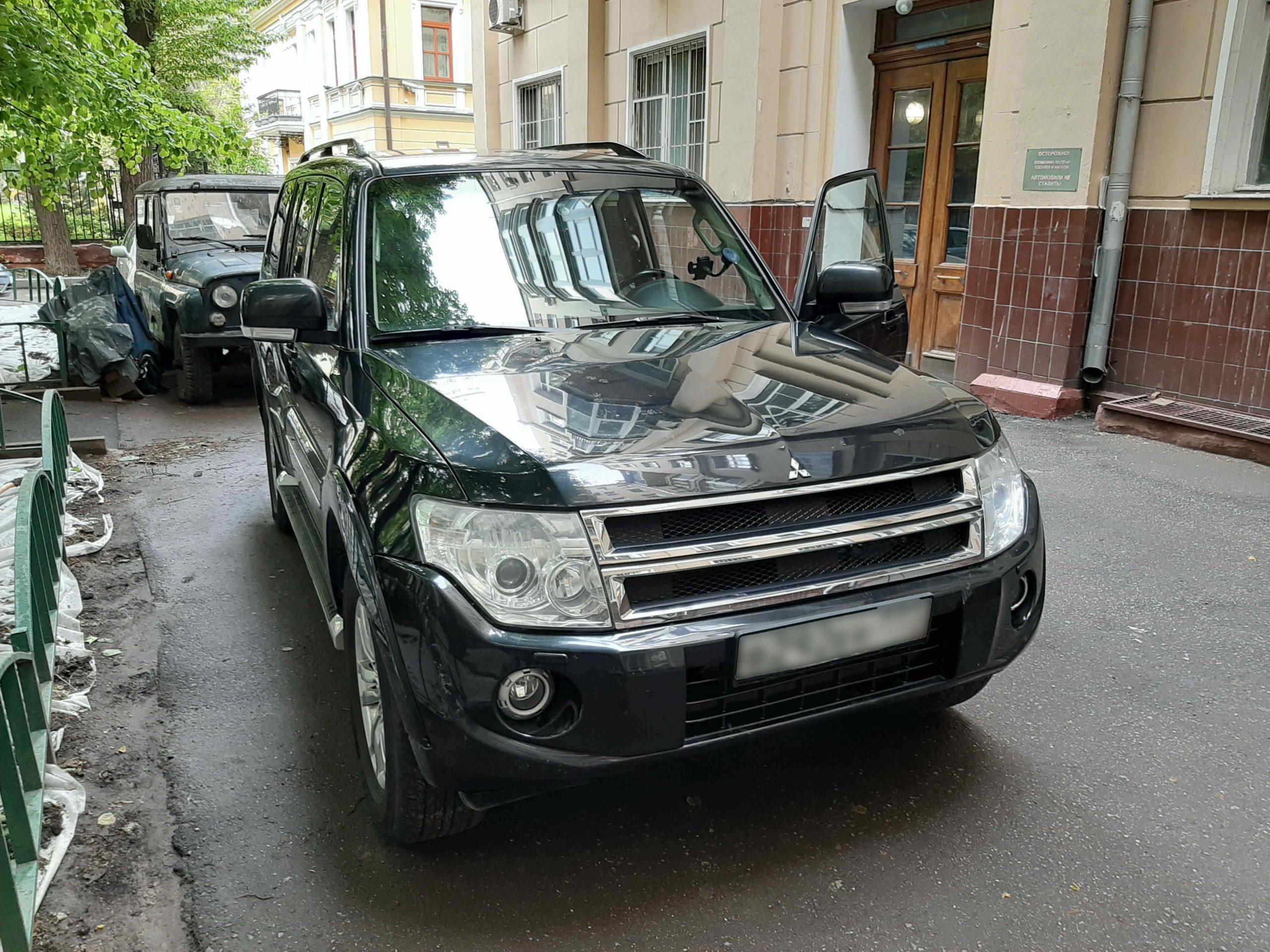 MITSUBISHI PAJERO 2014